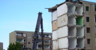 Демонтаж 5 этажного дома Шумерля, цена от 3680 руб.